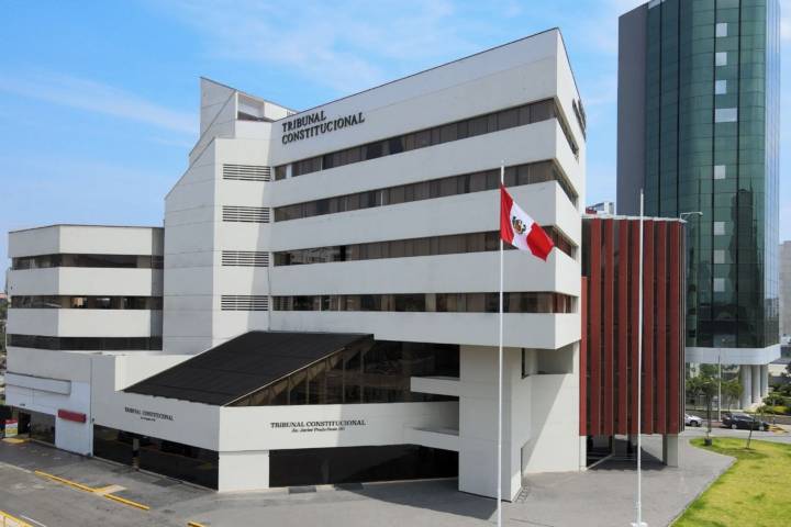 TC: declaran infundadas demandas contra ley que precisa delitos de lesa humanidad