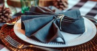 Adiós a las servilletas de tela: la nueva tendencia que llegó de Europa y se impondrá esta Navidad