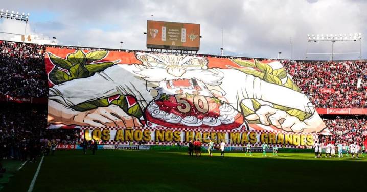 Drama para Alexis Sánchez y Gabriel Suazo: proponen cerrar el estadio del Sevilla tras graves incidentes ante el Betis