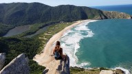La playa remota de Brasil que tiene arena blanca, aguas cristalinas y es poco concurrida