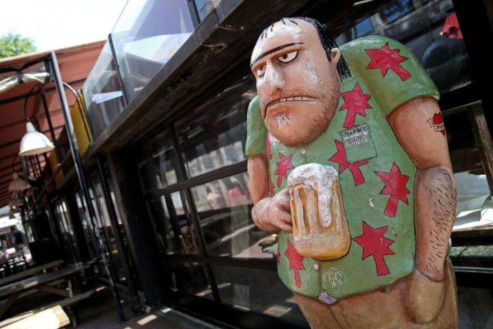 Restaurant Chain Dick’s Last Resort Has Closed Down Its Original Location