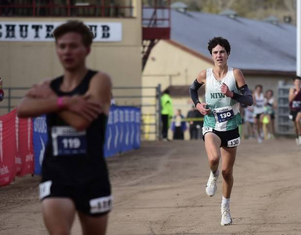 Niwot boys XC repeat as national champs at Nike Cross