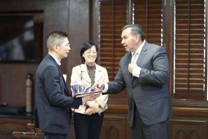 Confirman avances en infraestructura peatonal de Pegatron