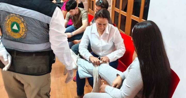 Protección Civil La Paz capacita a comerciantes del Tianguis Navideño 2025