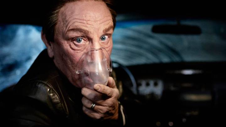 La sustancia que Dennis Hopper propuso en lugar de helio para hacer más inquietante a Booth en 'Terciopelo azul'