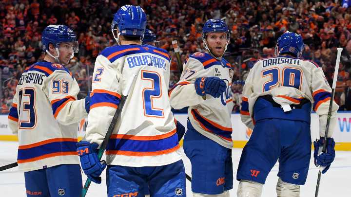 Oilers score 4 in 1st, cruise to win against Jets