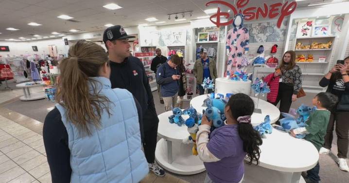 Denver Broncos Zach Allen partners with Boys & Girls Club of Metro Denver for kids shopping spree