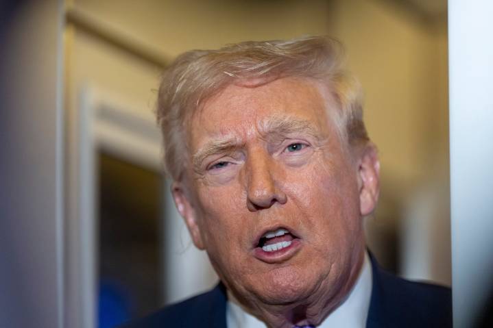 Trump shares shady message about White House ballroom amid pushback