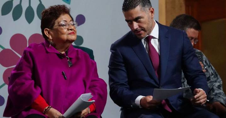 Seis familiares de Ernestina Godoy tienen cargos públicos