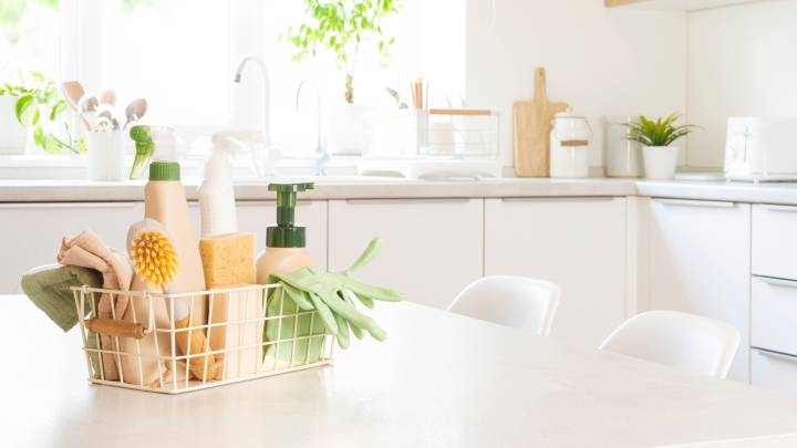 The Art Of Cleaning: The Essential Habit People With A Clean Kitchen Do Every Night