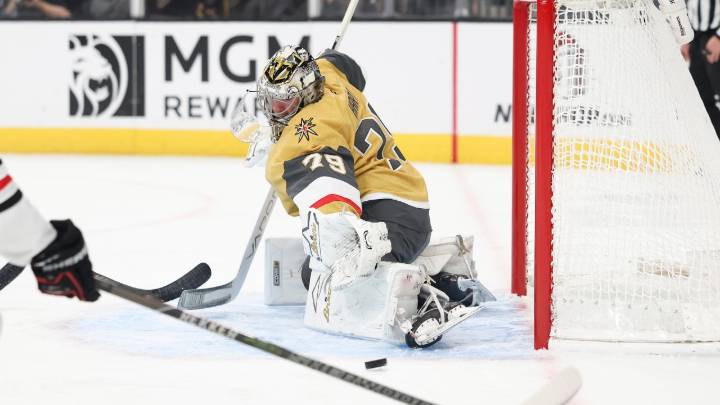 Hart backstops Golden Knights to shootout win over Blackhawks