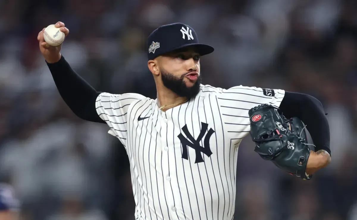 Devin Williams reportedly drew multiple offers before finalizing three