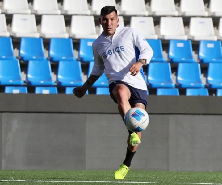 El Pitbull renueva con la UC tras aceptar una rebaja salarial y cumplir objetivos