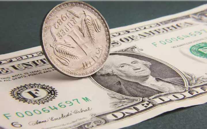 Rupee Hits Record Low of Rs 90.43 Against US Dollar in Early Trade