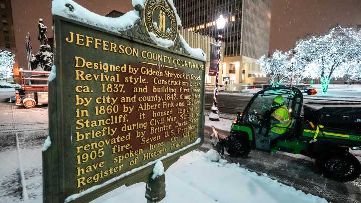 Louisville sees snow blanket the city. View our winter gallery