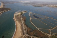 Hallan el cadáver de una persona tras el hundimiento de una embarcación en Sancti Petri con dos desaparecidos