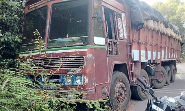 Google Maps misguides driver; out-of-state goods lorry rams into wall in Moodbidri