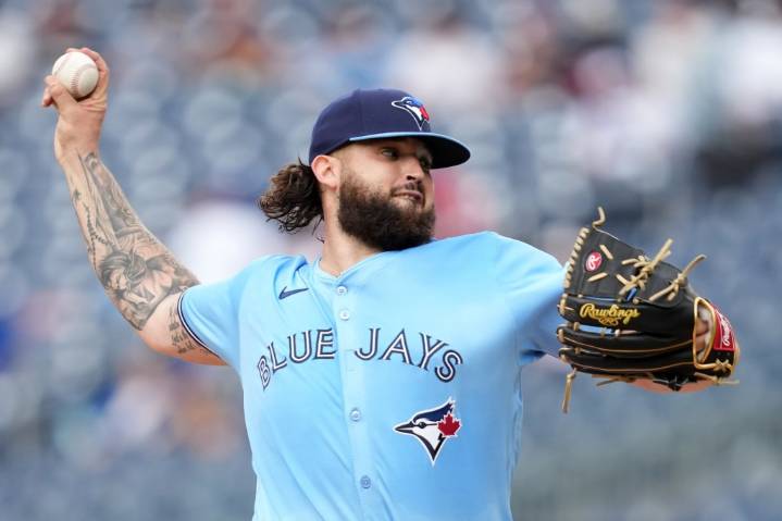 Angels, pitcher Alek Manoah agree to 1