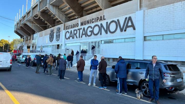El Cartagena ya ha vendido 10.000 entradas para sus partidos contra Valencia y Real Murcia