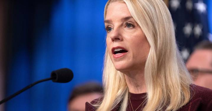 Justice Department asks appeals court to block judge's contempt inquiry in mass deportation case