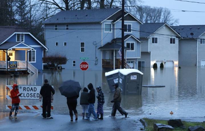 Snohomish residents watch ‘surreal’ flooding as river rises