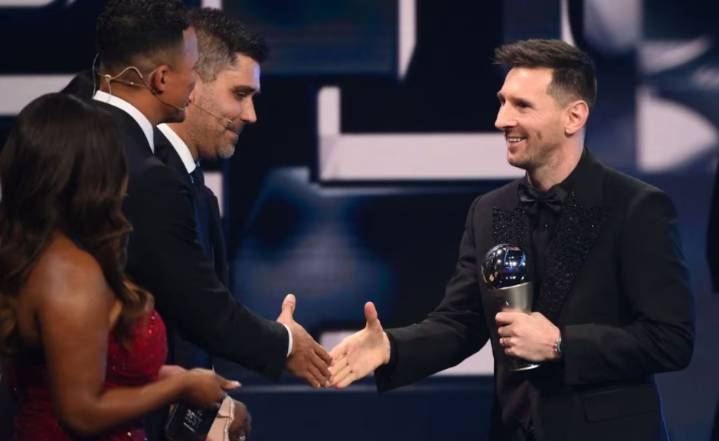 FIFA anunció la fecha de la entrega de los premios The Best, donde compiten Lionel Messi y Dibu Martínez