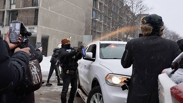 Federal agents use pepper spray on crowd in Somali neighborhood of Minneapolis amid Trump crackdown