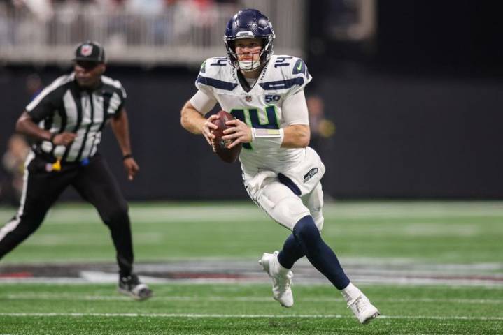 NFL roundup: Bills stay in playoff picture with comeback vs. Bengals