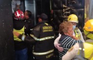 Rescatan a 13 personas atrapadas en un elevador de una tienda departamental