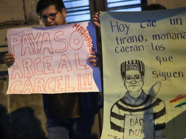 Bolivia: Luis Arce pasa su primera noche en la cárcel y ahora espera que un juez defina su situación