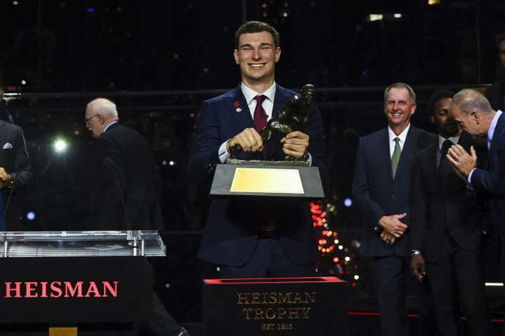 Indiana QB Fernando Mendoza wins program's first Heisman Trophy