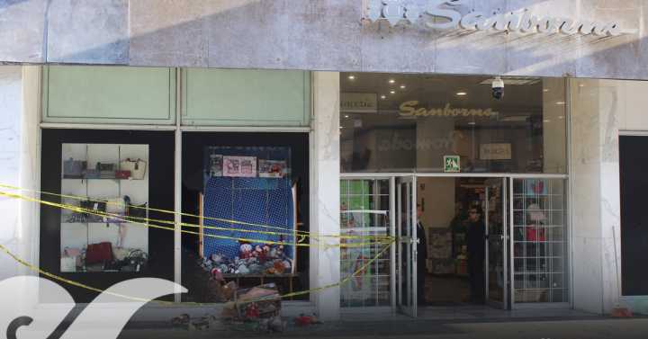 Identificados, el número de delincuentes que atracaron Sanborns del Centro de Puebla