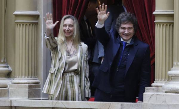 Con la presencia de Milei, juran los nuevos diputados