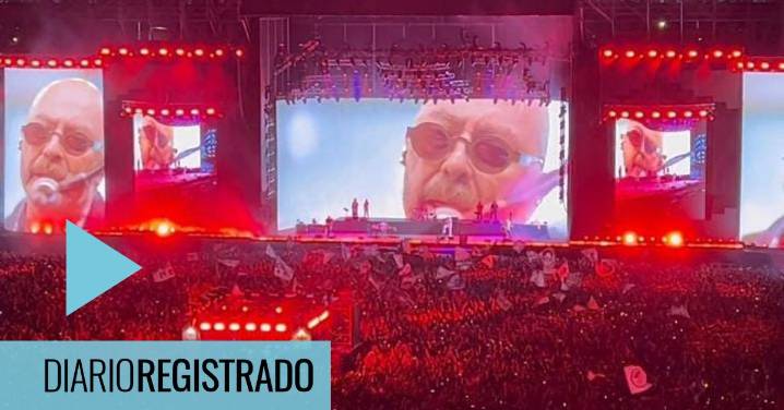Los imperdibles videos del Indio Solari en el show de Los Fundamentalistas: dejó un mensaje y cantó