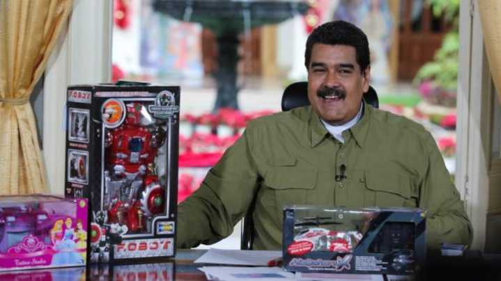Maduro garantiza distribución de juguetes en estas navidades
