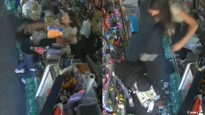 MOMENTO EXACTO en que hombre intenta asaltar una tienda y empleada lo detiene a golpes y patadas