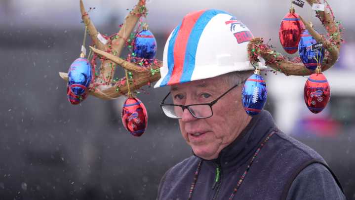 Bills fans bring the energy with epic tailgate before Bengals kickoff
