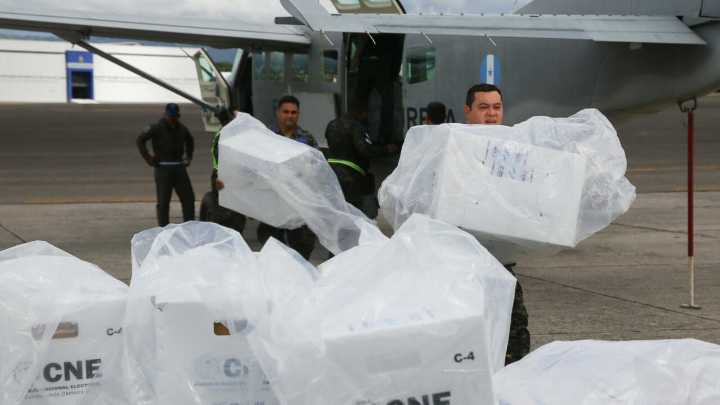 Consejo electoral de Honduras atribuye a problemas técnicos la caída del recuento de votos