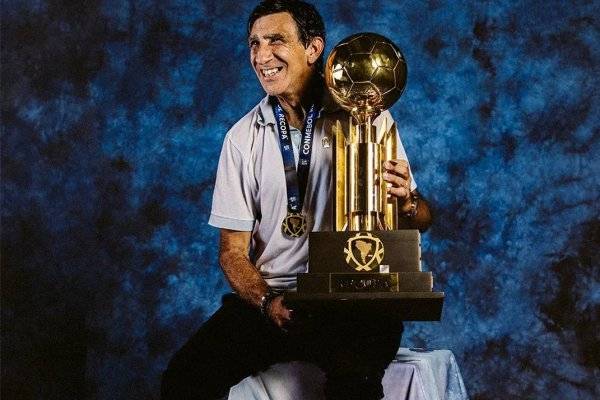 ¿Suma el cuarto?: Los tres títulos conseguidos por Gustavo Costas en Racing