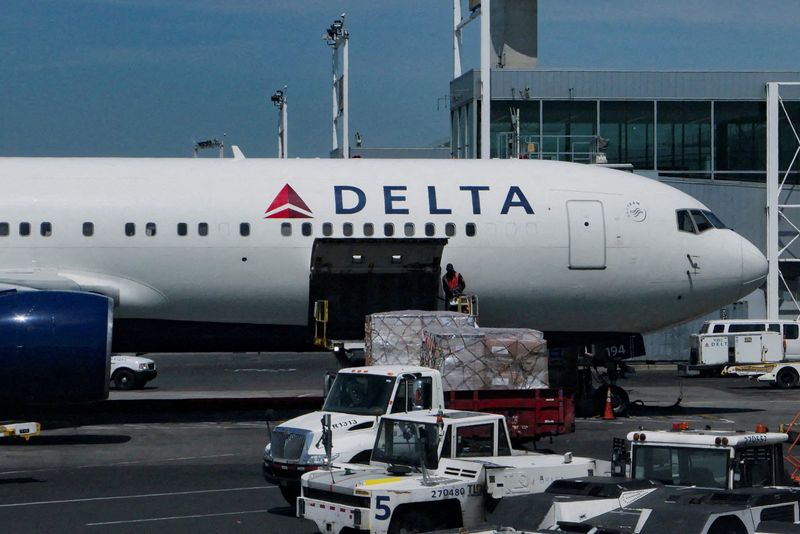 Delta Air Lines issues ground stop for its flights at Detroit airport