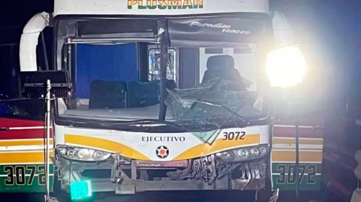 Ruta 8: chocaron tres colectivos con hinchas de Estudiantes que venían a Santiago…