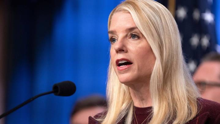 Justice Department asks appeals court to block judge's contempt inquiry in mass deportation case