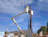 Trabaja el Ayuntamiento de Guaymas en reparación e instalación de luminarias
