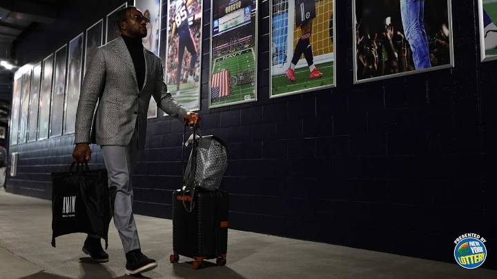 📸 GAMEDAY: Giants arrive in Foxborough