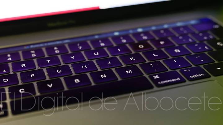 Los Reyes Magos y Papá Noel no quieren sustos: la Guardia Civil alerta en Albacete de estafas online en plena campaña navideña