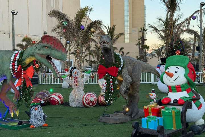 Real fight over fake dinosaurs in Atlantic City