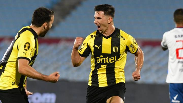 Central busca a un delantero uruguayo pero tiene competidores, entre ellos un campeón de la Libertadores