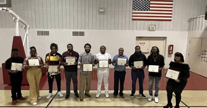 Shawnee Community College celebrates 10 new highway construction grads