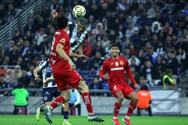 Berterame y Cárdenas dan a Rayados esperanzas de Final