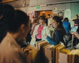 Diseño, indumentaria, cerámica, música en vivo y más, en la Feria Navideña de Club Tri